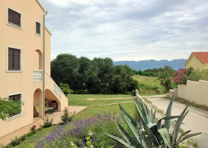 Agava アパート ニン